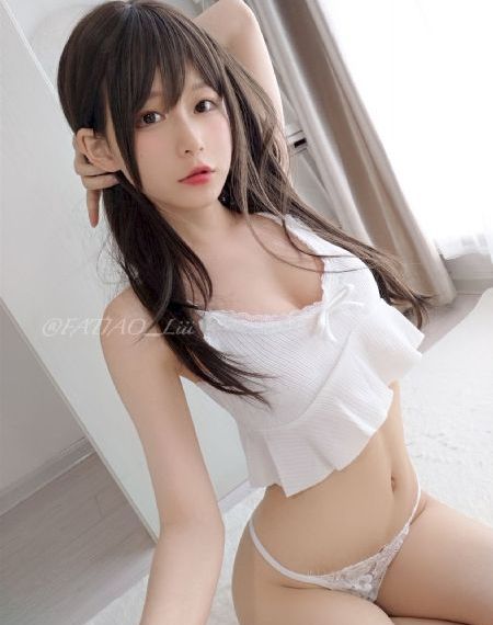 欧美矮个子女星街拍_1080影视在线观看